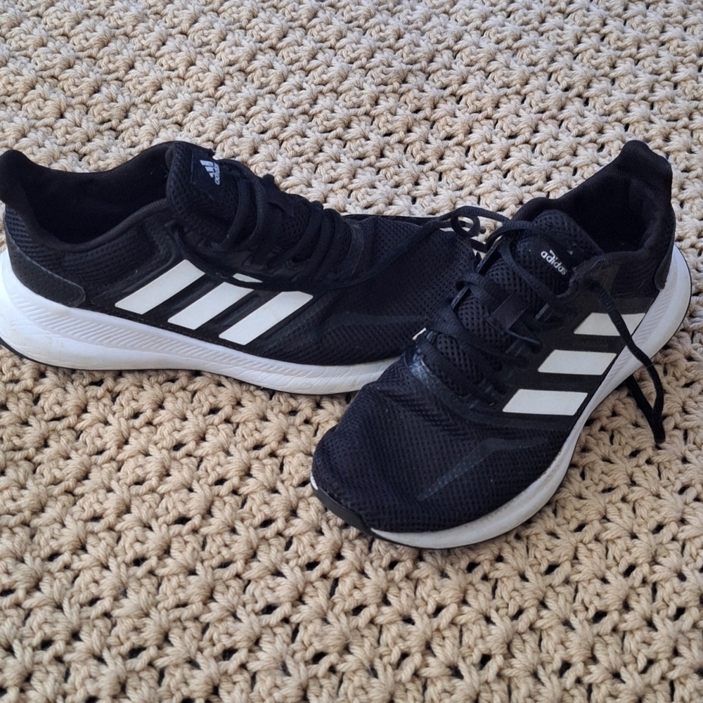 Adidas Black and White Athletic Running Sneakers. Used, Very Good Condition